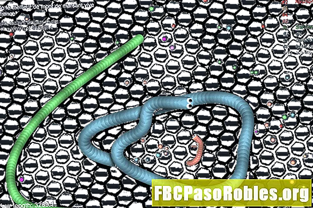 Everybody's Playing Slither.io