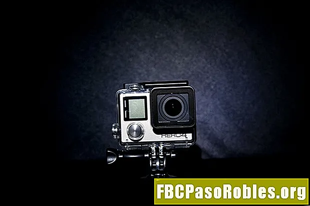 როგორ დააკისროს თქვენი GoPro კამერა და ბატარეები